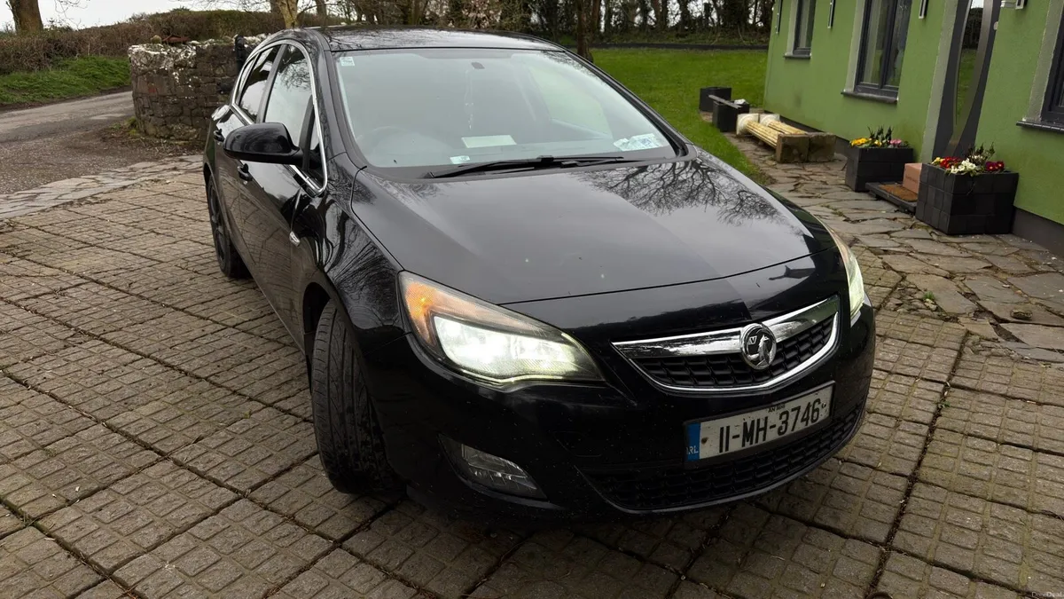 Vauxhall Astra 2011 - Image 1
