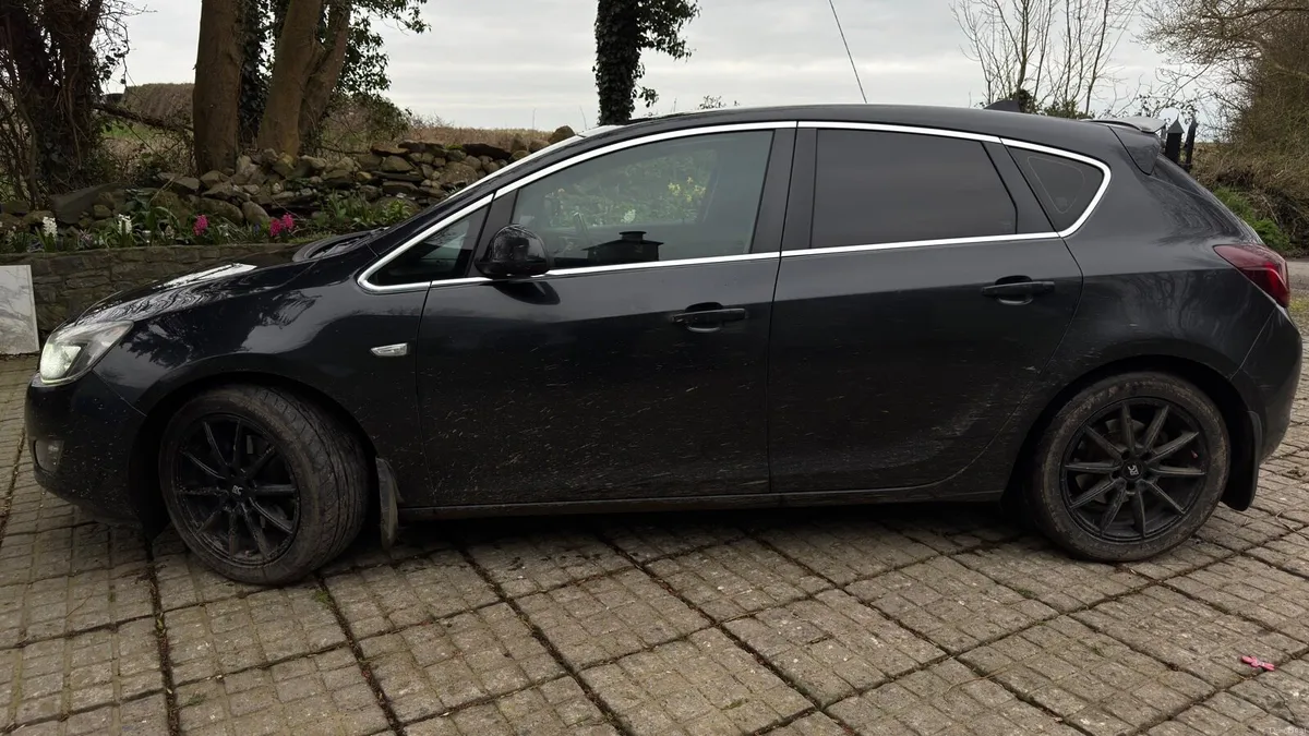 Vauxhall Astra 2011 - Image 3