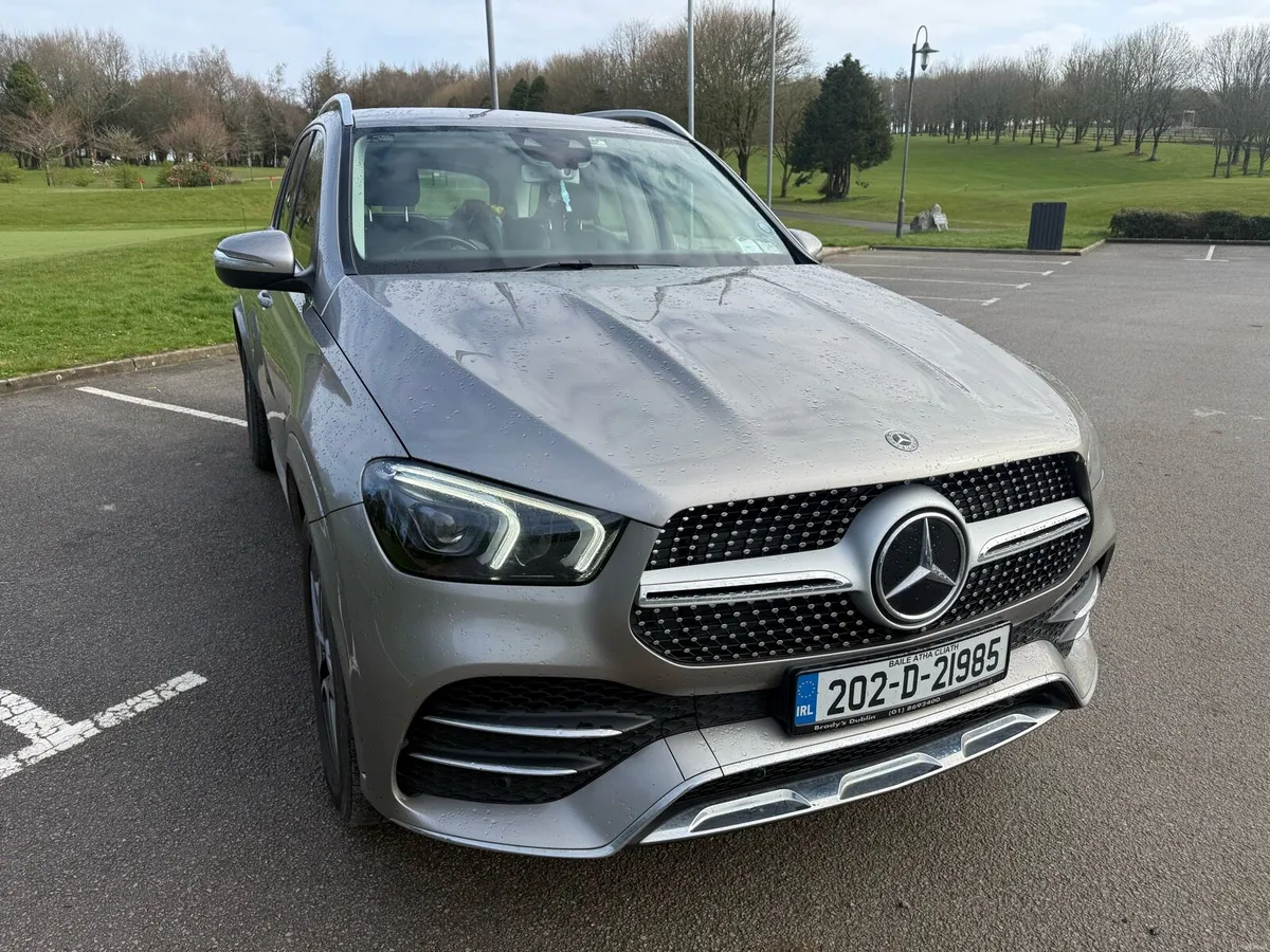 One lady owner 7 seat Gle 300d - Image 2