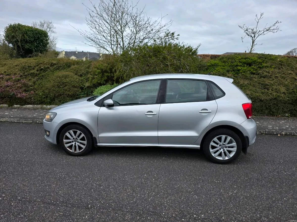 14 POLO 1.2 PETROL FULL SERVICE HISTORY LOW KMS - Image 3