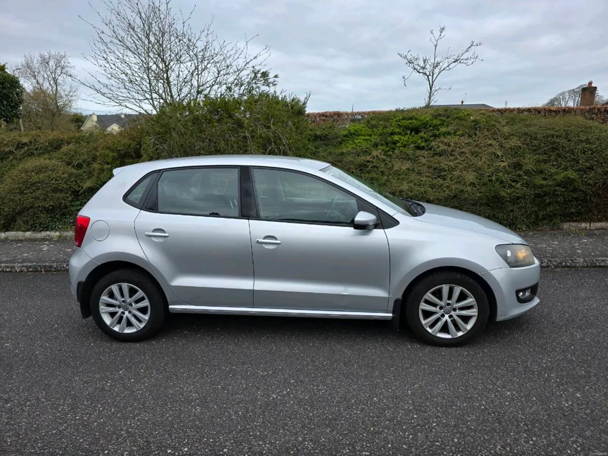 14 POLO 1.2 PETROL FULL SERVICE HISTORY LOW KMS - Image 1