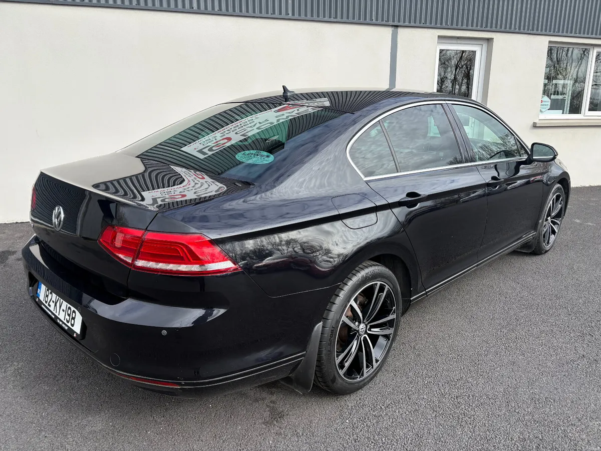 182 Volkswagen Passat Comfortline 1.6 TDI 120HP - Image 4