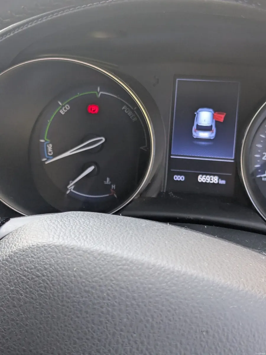 Toyota C‑HR Hybrid 2021 Automatic – Low Mileage - Image 3