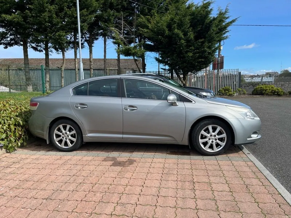 2010 Toyota Avensis - Image 4
