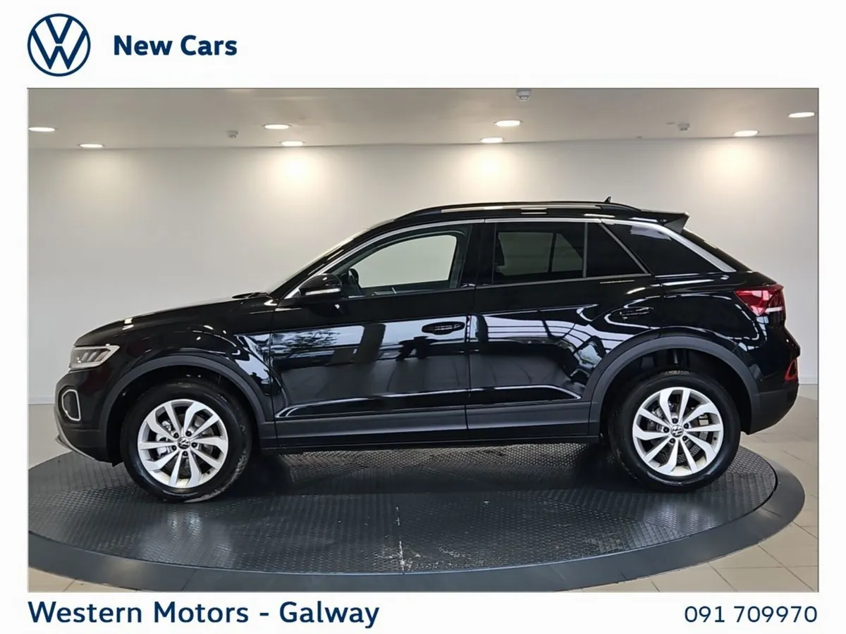 Volkswagen T-Roc Edition 75. Available NOW 261. La - Image 4