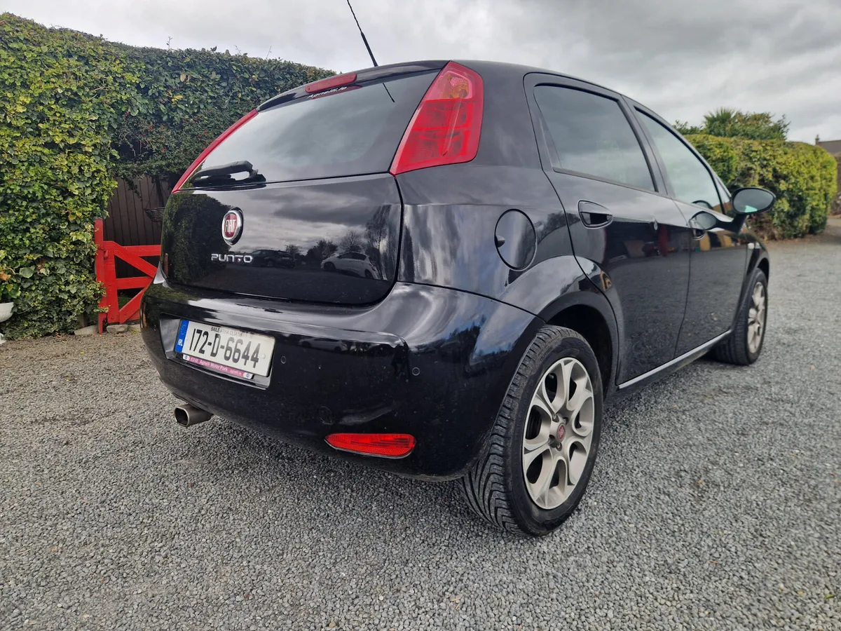 Fiat Punto 1.2 Lounge 2017 - Image 2