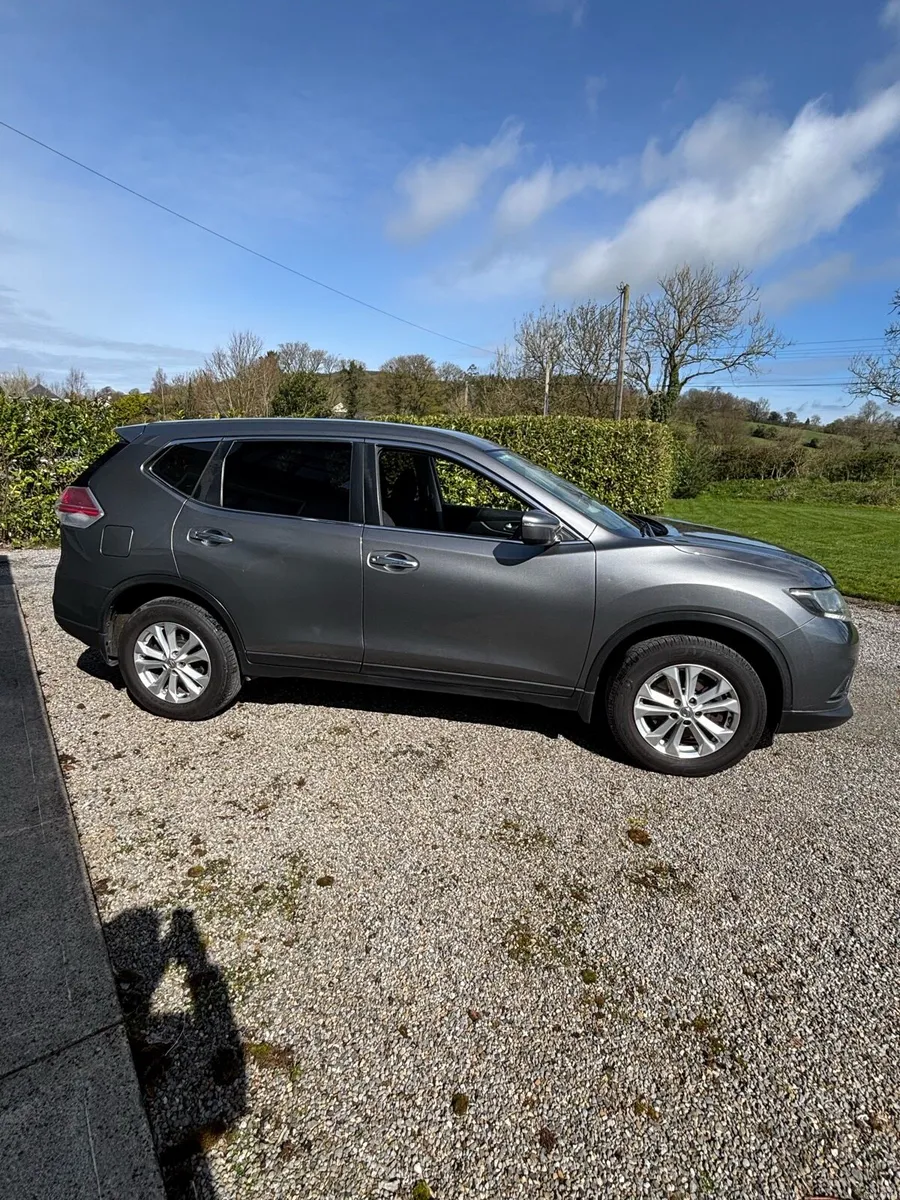 2017 Nissan X- Trail 7 seater - Image 1