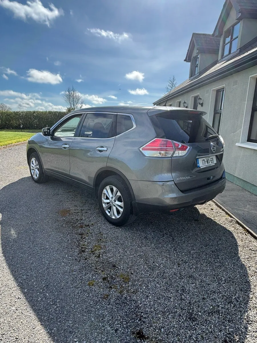 2017 Nissan X- Trail 7 seater - Image 4