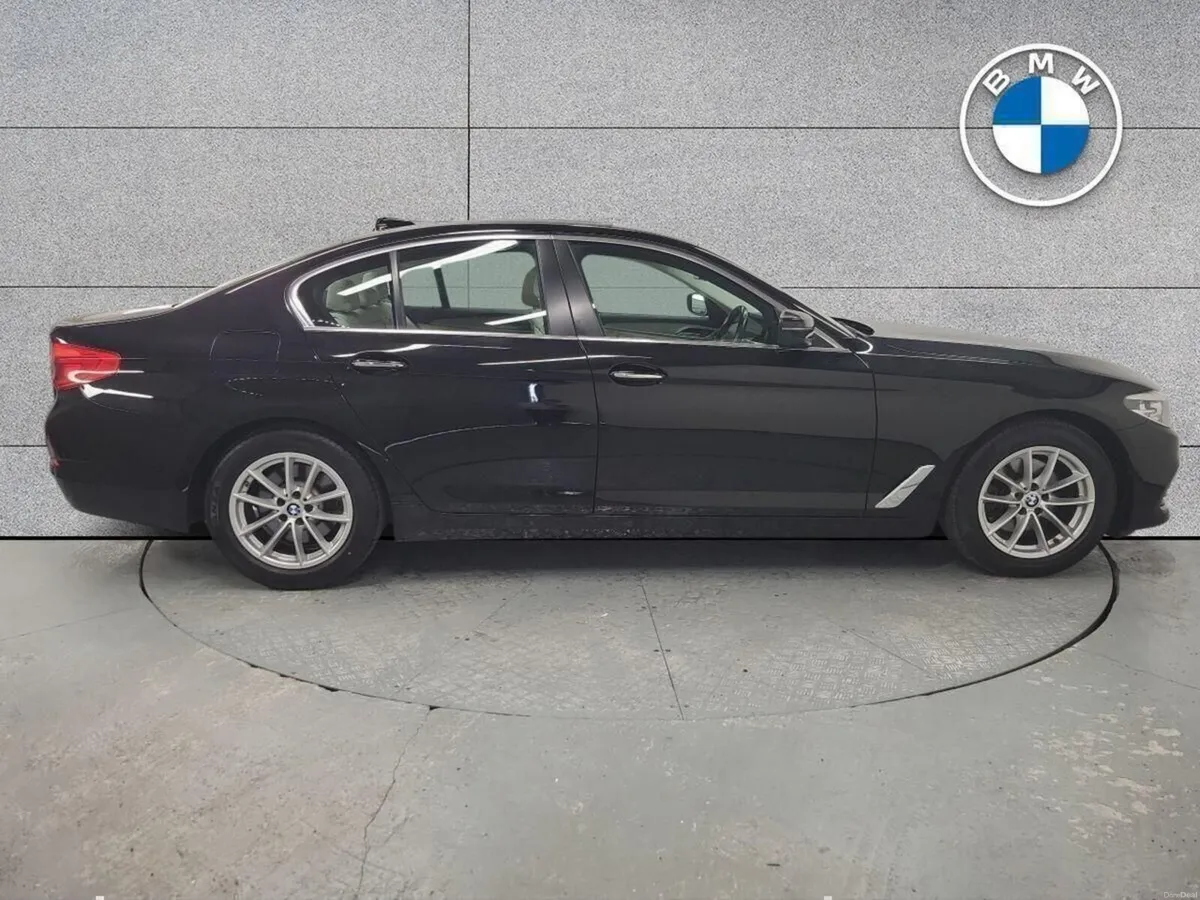 BMW 5-Series 520d SE Saloon - Image 3