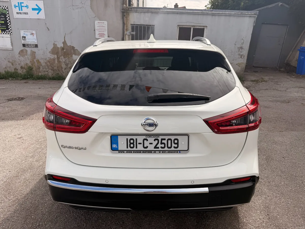 Nissan Qashqai Premium stunning car - Image 5
