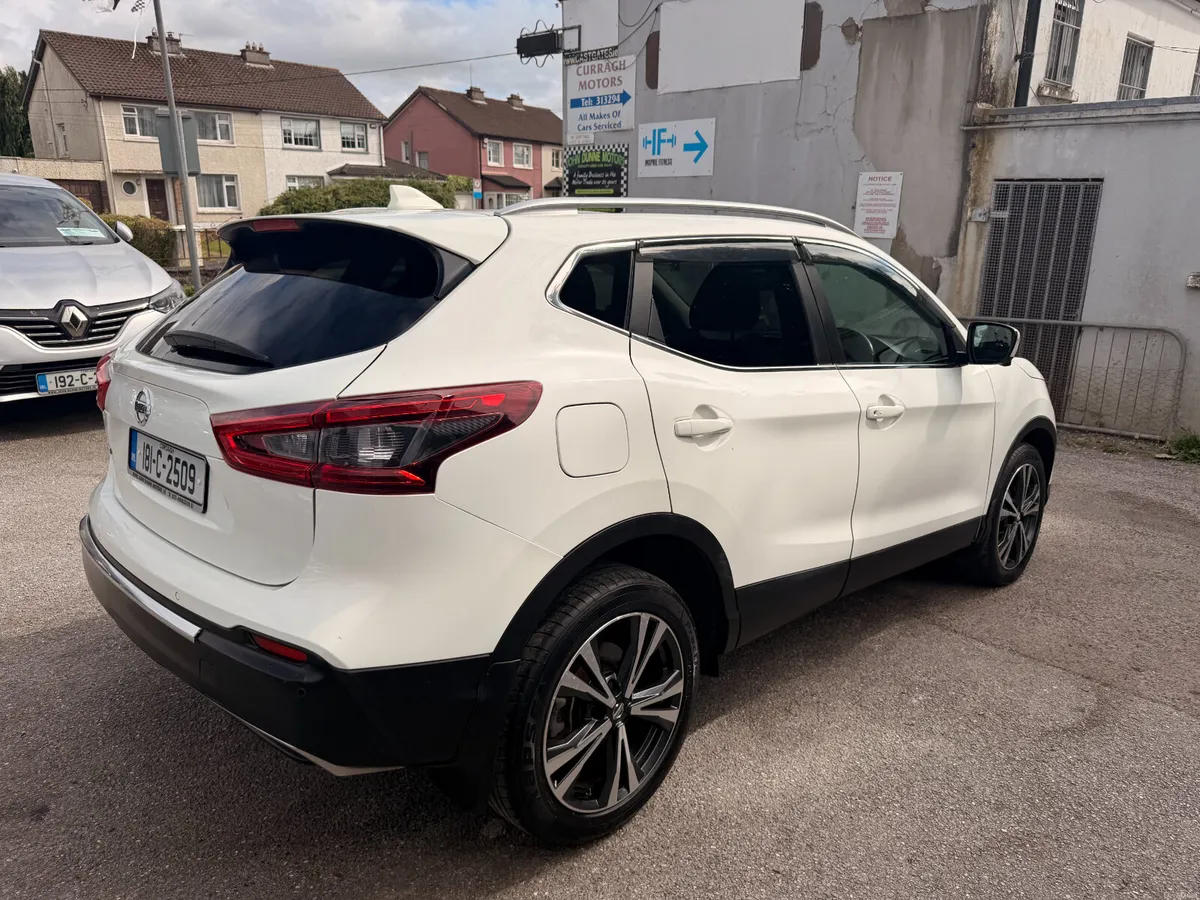 Nissan Qashqai Premium stunning car - Image 4