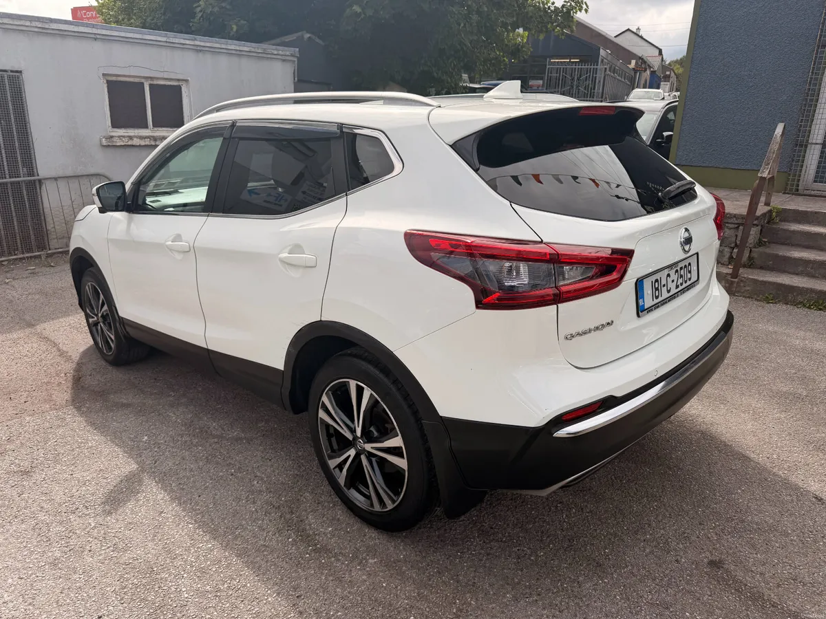Nissan Qashqai Premium stunning car - Image 6