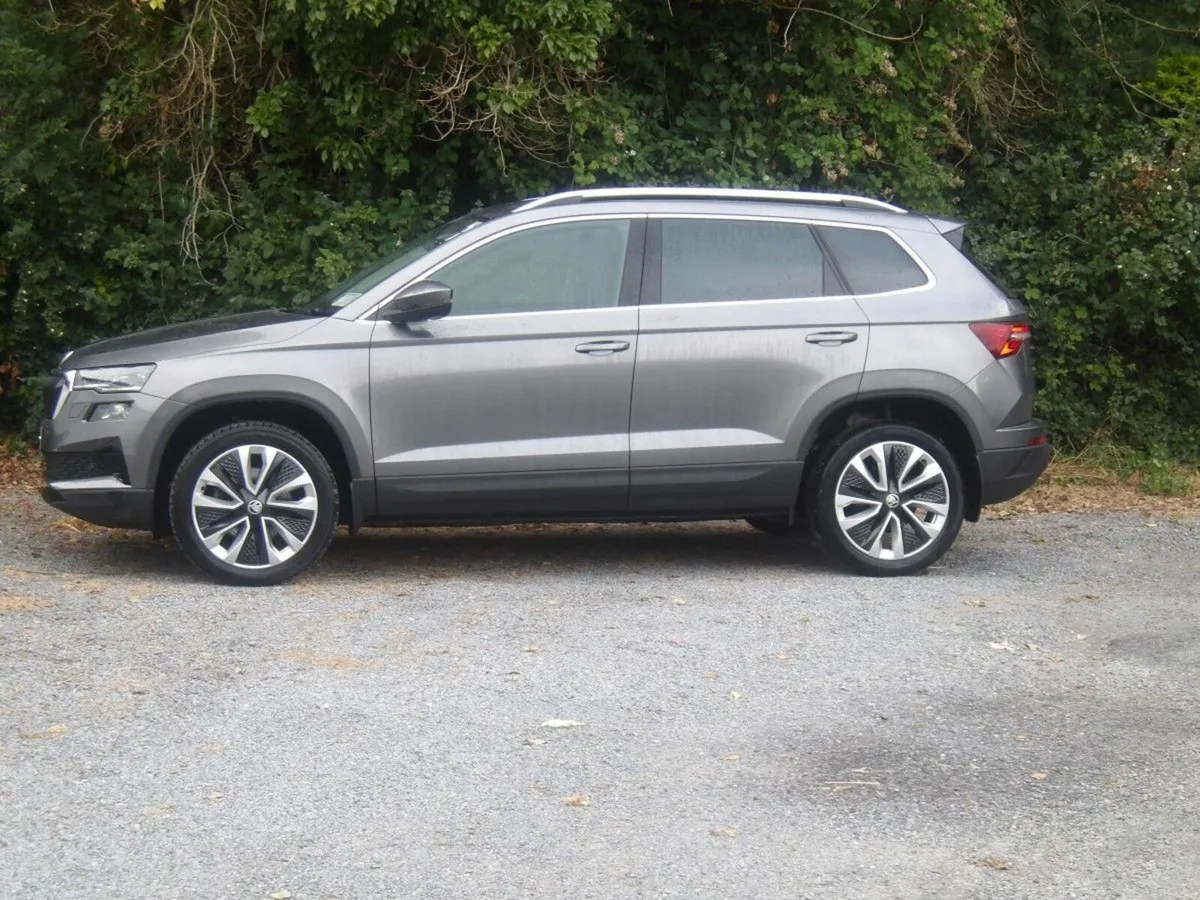 Skoda Karoq 2.0TDI 115HP STYLE // WINTER-PACK // R - Image 1