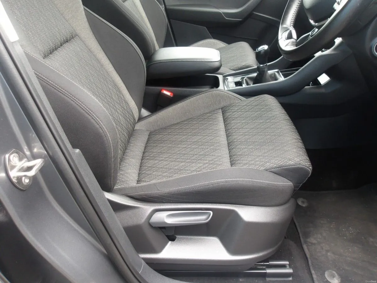 Skoda Karoq 2.0TDI 115HP STYLE // WINTER-PACK // R - Image 6