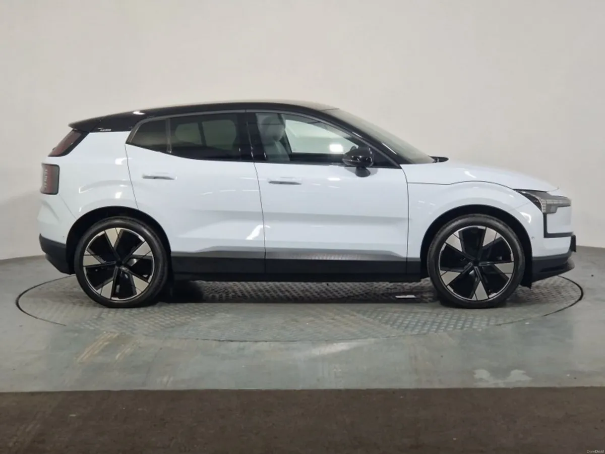 Volvo EX30 Twin Motor Ultra (428 BHP) - Image 4