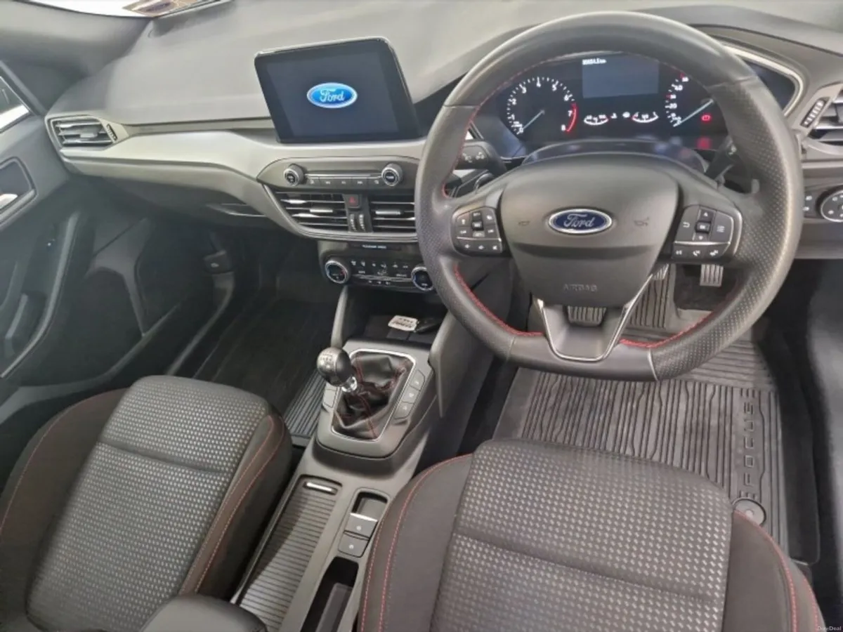 Ford Focus 1.0L ST-Line Style - Image 3
