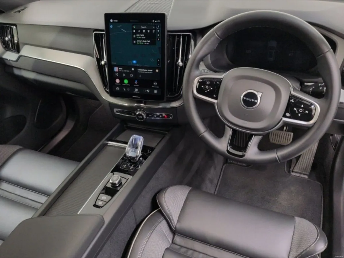 Volvo XC60 T6 PHEV Plus Black Edition - Image 3