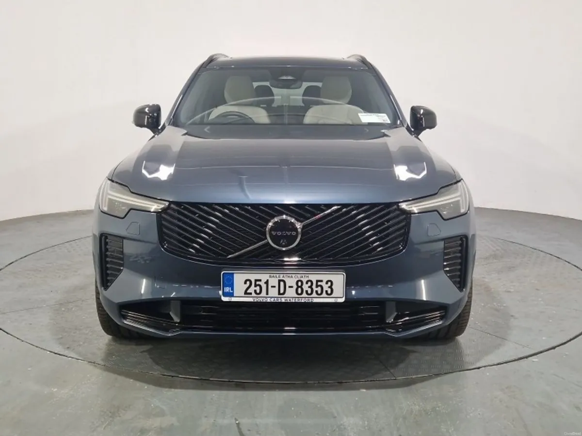 Volvo XC90 T8 PHEV AWD Plus Dark - Image 2