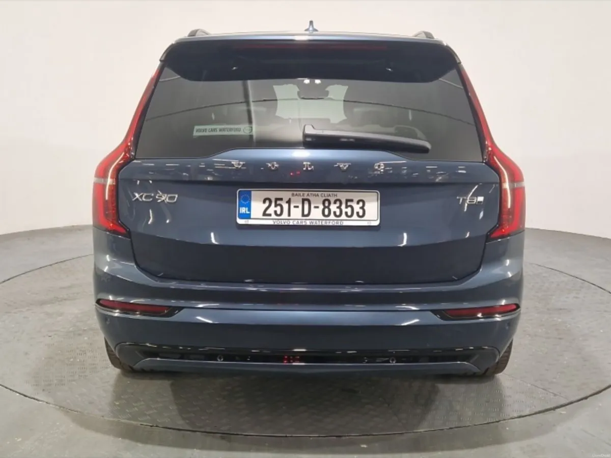 Volvo XC90 T8 PHEV AWD Plus Dark - Image 6