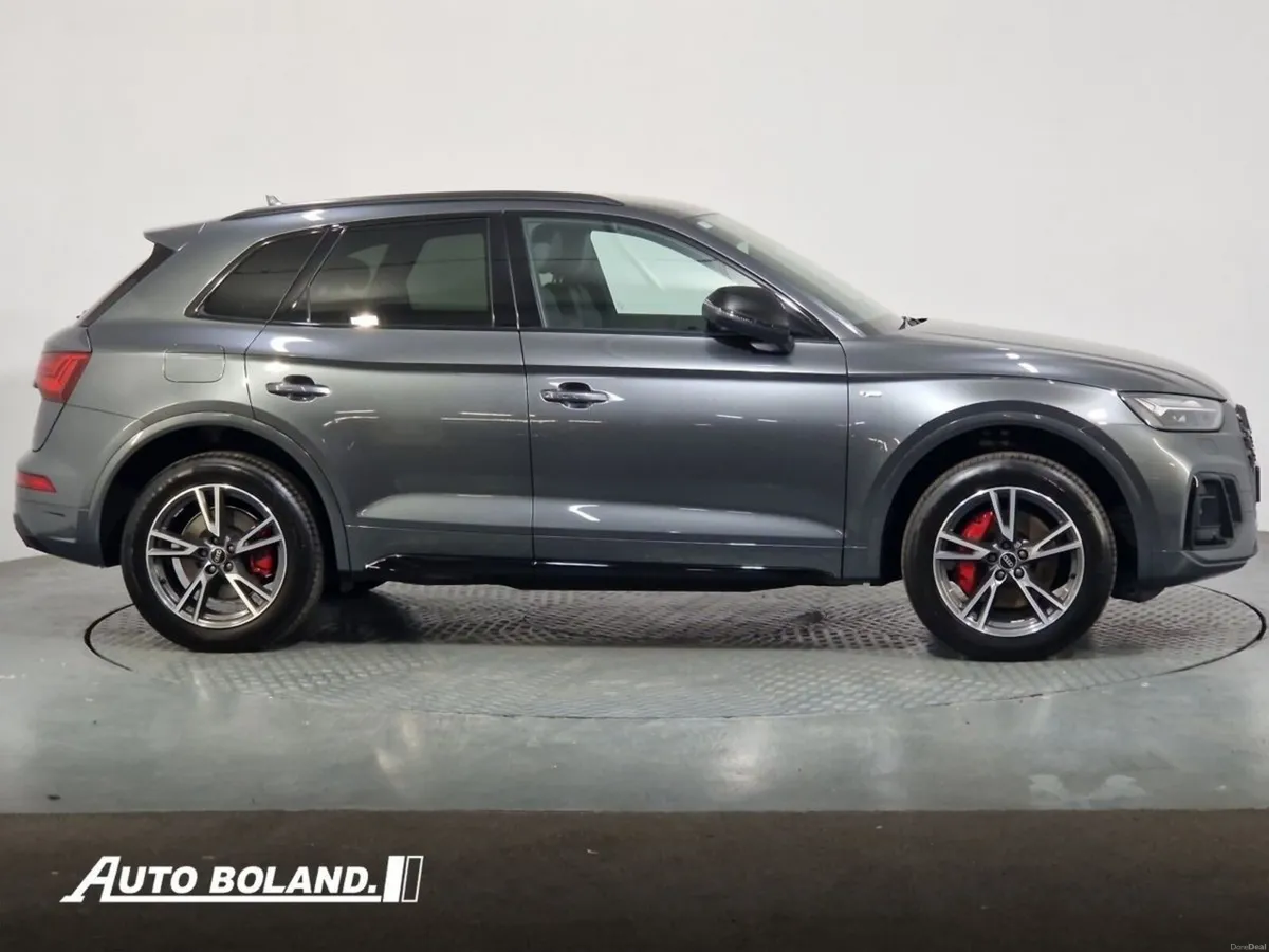 Audi Q5 50 TFSIe S Line Black Edition Quattro - Image 4
