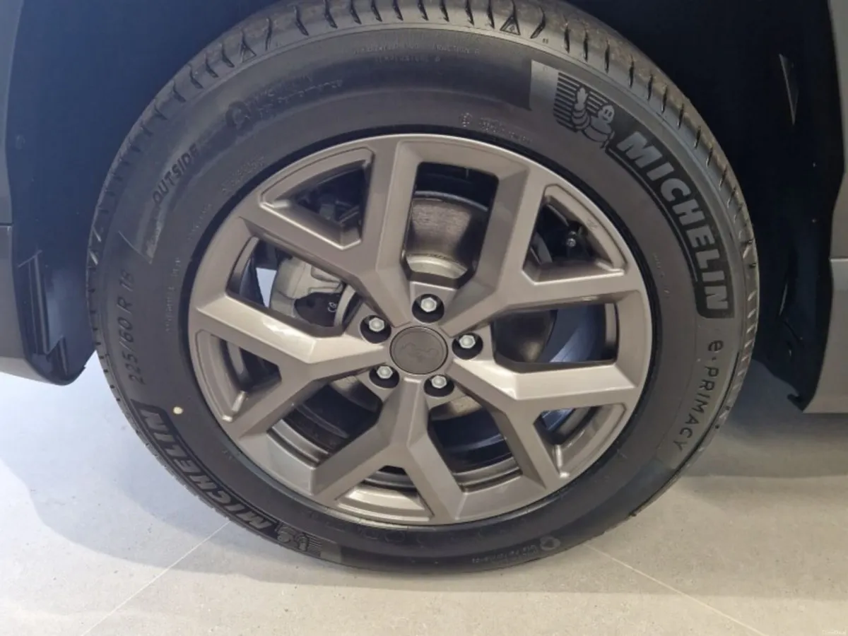 Jeep Compass "Altitude" e-Hybrid 1.2 145bhp - Image 3