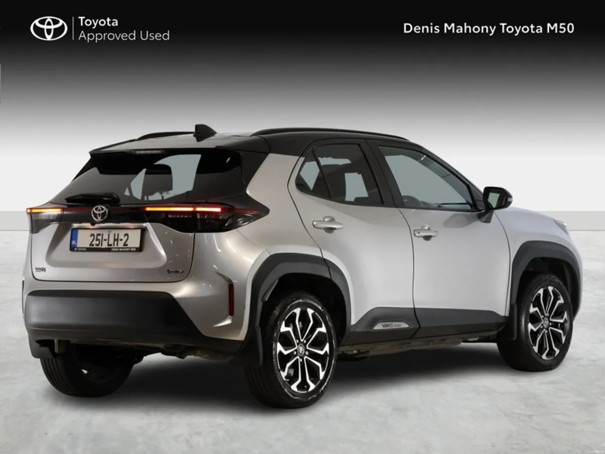 Toyota Yaris Cross Luna Sport Hybrid - Image 2