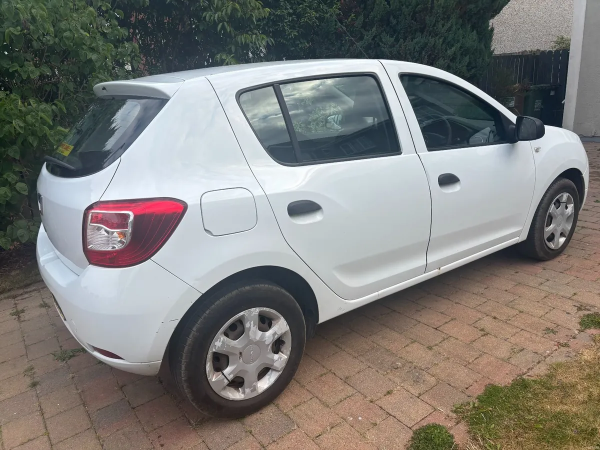 Dacia Sandero 2016 - Image 2