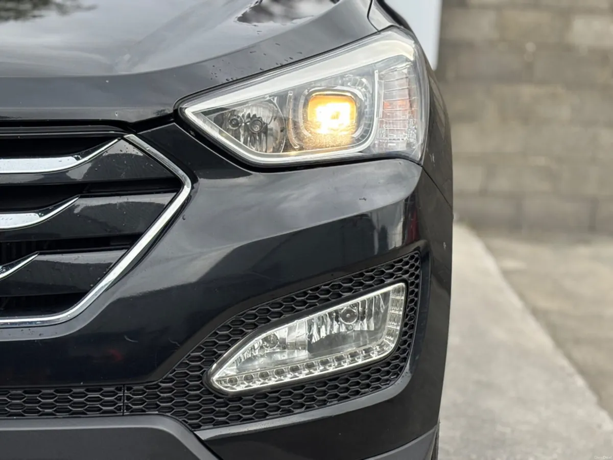 Hyundai Santa Fe 2WD COMFORT 4DR - Image 6