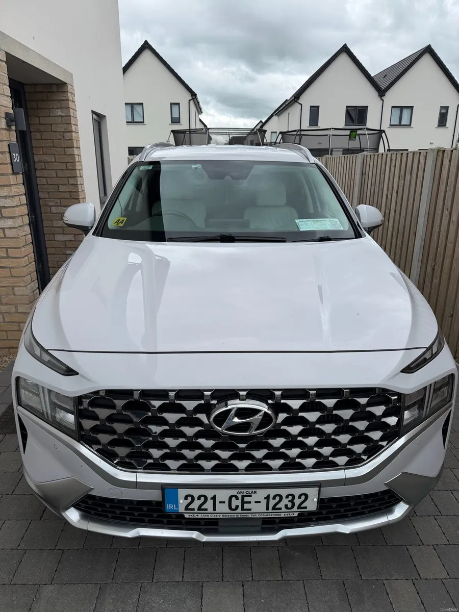 Hyundai Santa Fe 1.6 PHEV Hybrid Executive Plus - Image 2