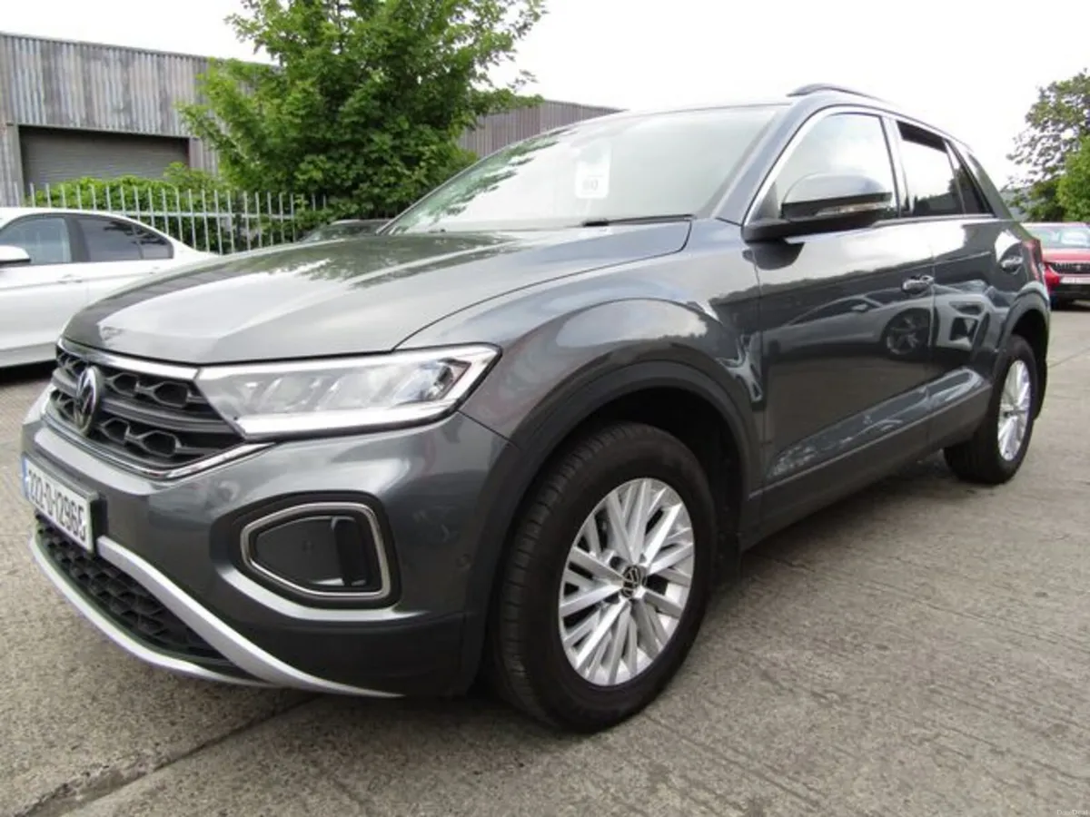 Volkswagen T-Roc Life 2.0 TDI M6F 116HP 5DR - Image 3