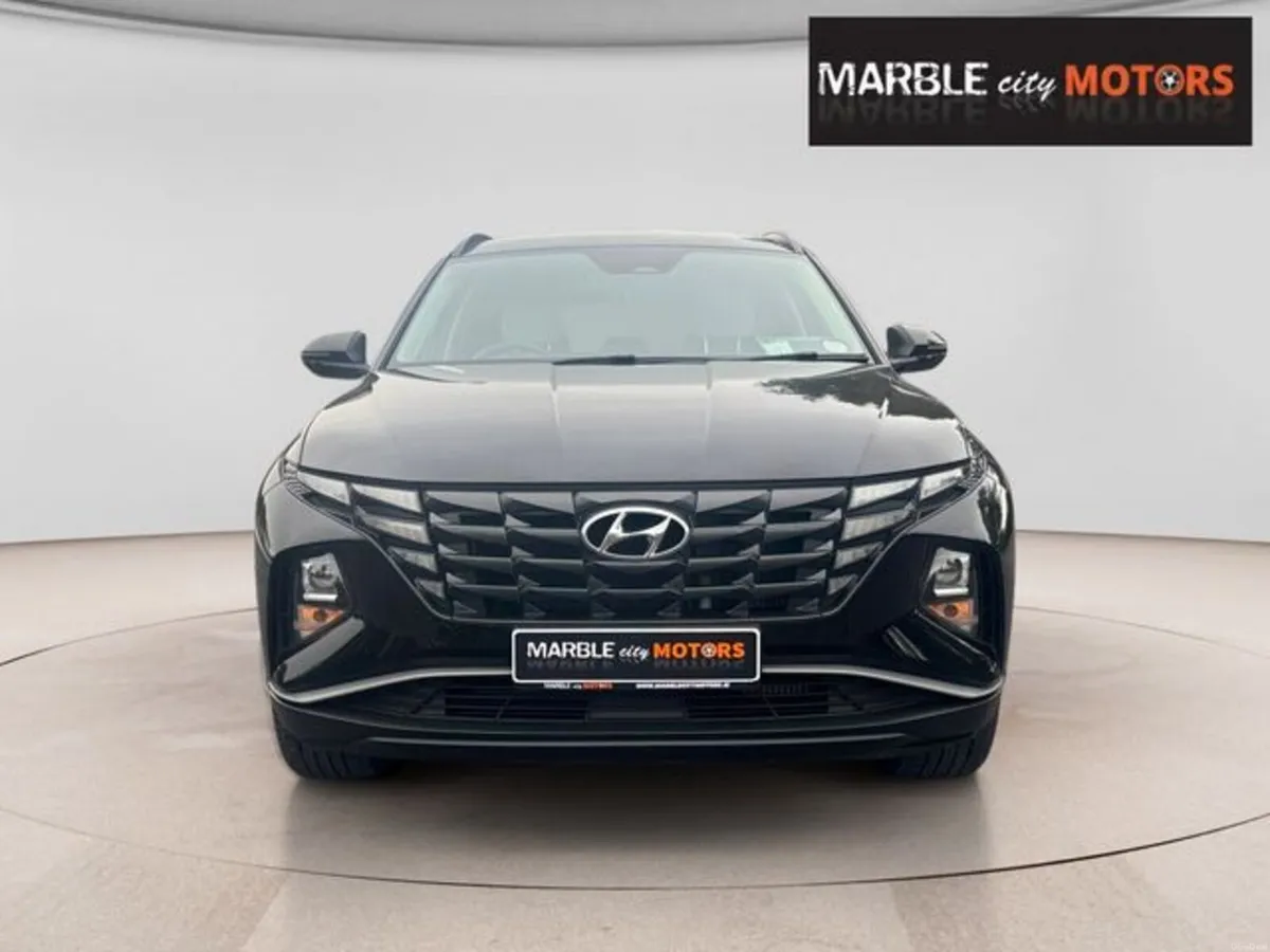 Hyundai Tucson ix35 Executive 5DR - Image 3