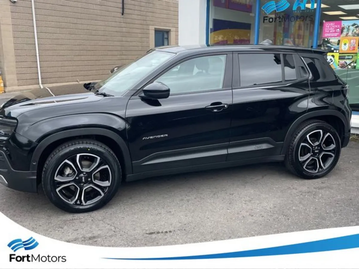 Jeep Avenger Summit EV - Image 3