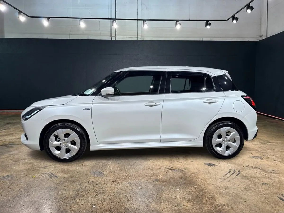 Suzuki Swift 1.2 HYBRID AUTOMATIC - CRUISE CONTROL - Image 6