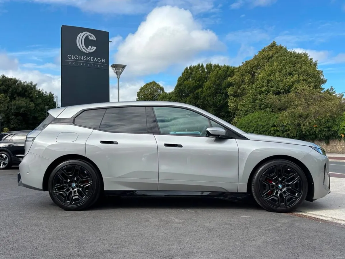 BMW iX XDRIVE45 M SPORT, PAN ROOF - Image 2