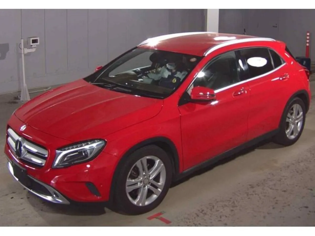 Mercedes-Benz GLA 2.0 GLA250 4matic Petrol Auto - Image 2