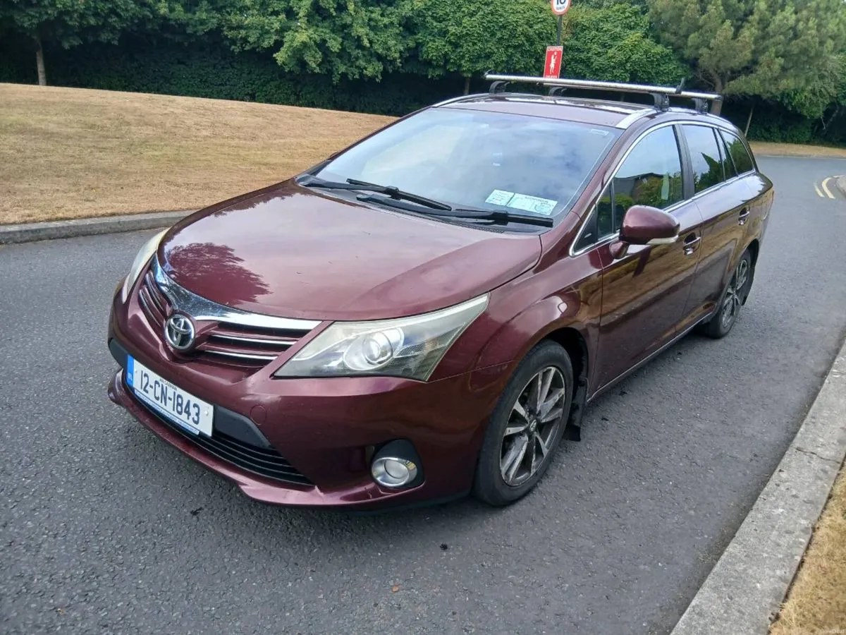 12 TOYOTA AVENSIS ESTATE D4D TR - Image 2