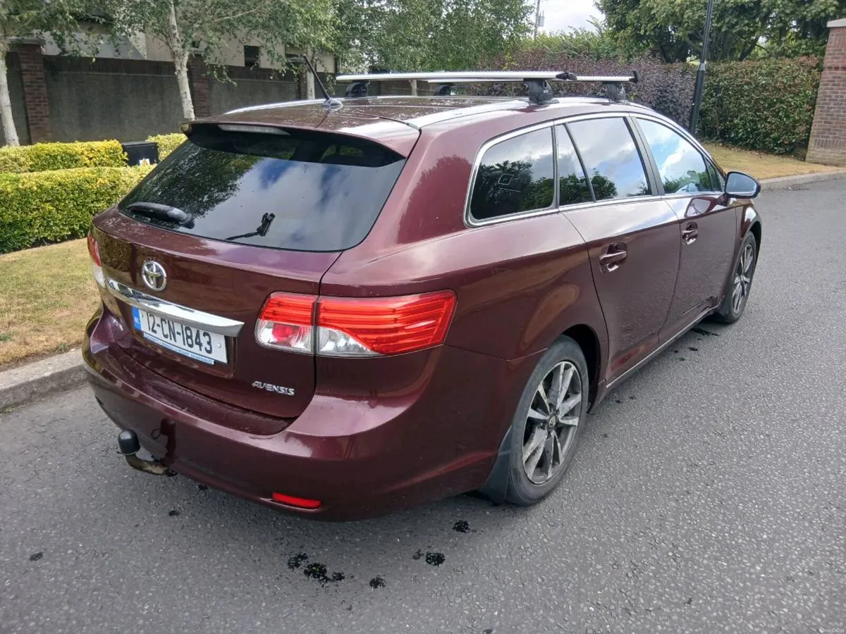 12 TOYOTA AVENSIS ESTATE D4D TR - Image 4