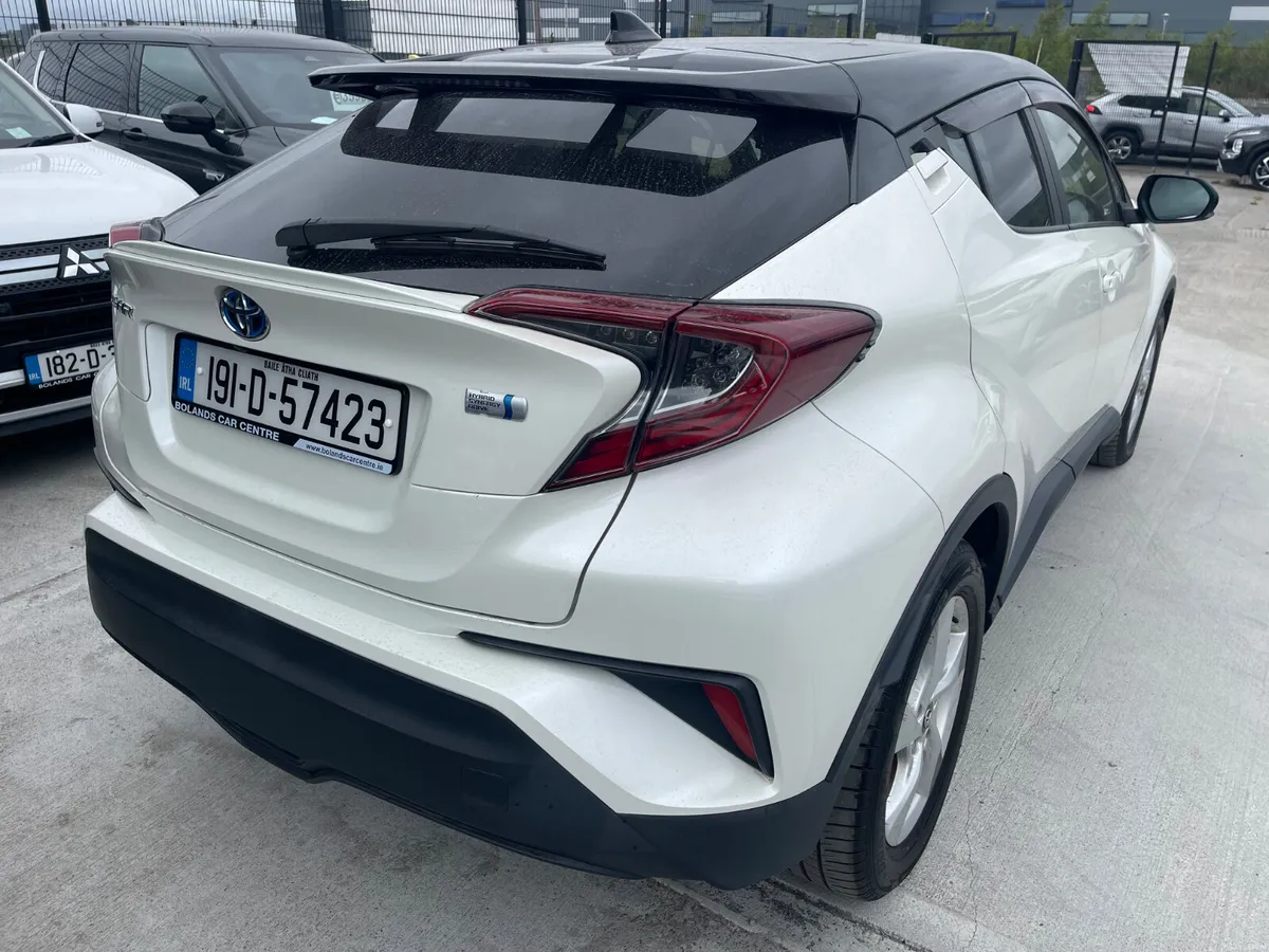 192 Toyota C-HR Hybrid 1.8 Automatic 5dr Model - Image 6