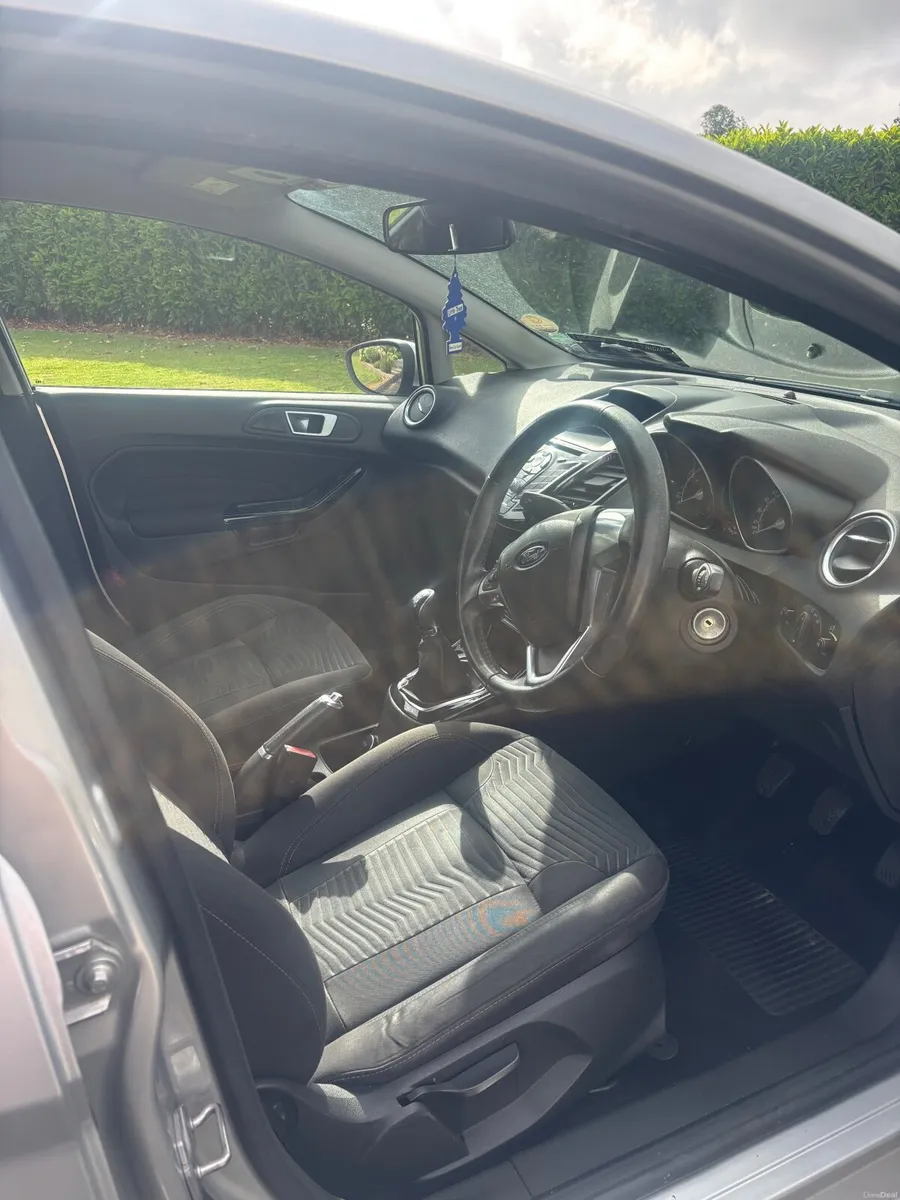 Ford Fiesta 2016 - Image 2