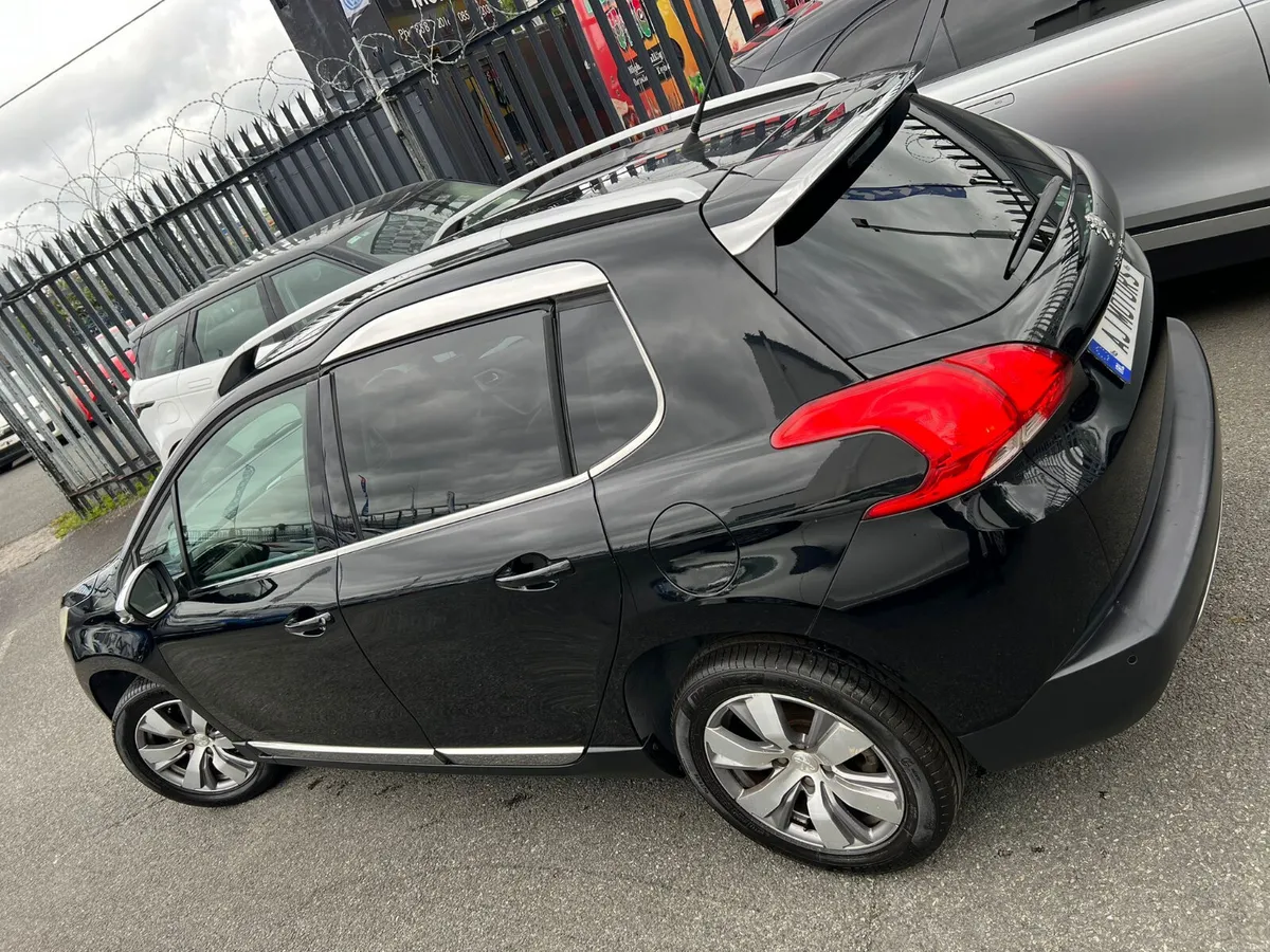 15 PEUGEOT 2008 Automatic Glass Roof - Image 6