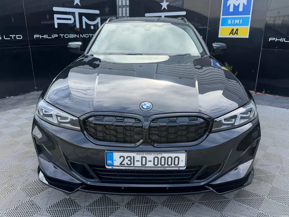 BMW 330e Sport G21 292HP Auto - Image 3