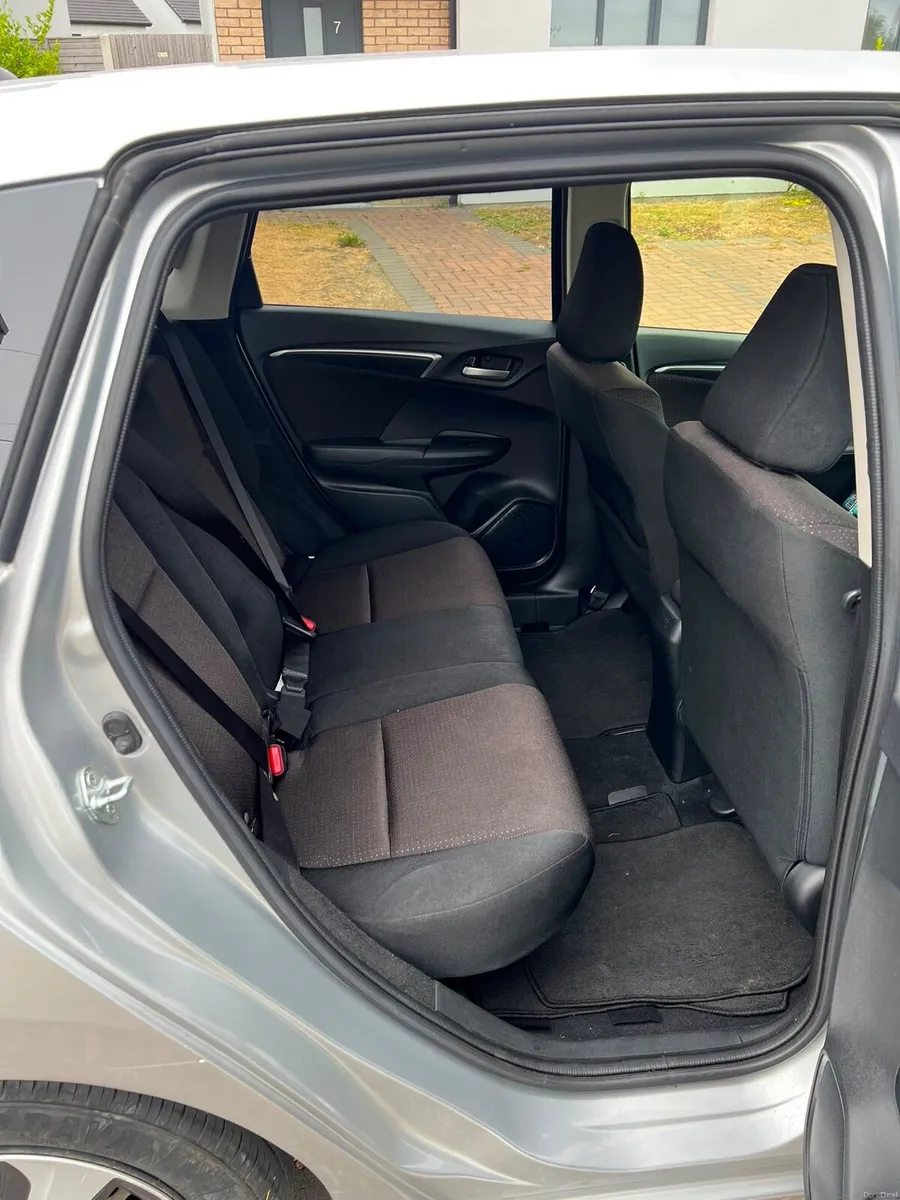 2016 Honda Fit 1.5L Petrol Hybrid, Nct July 2028 - Image 6