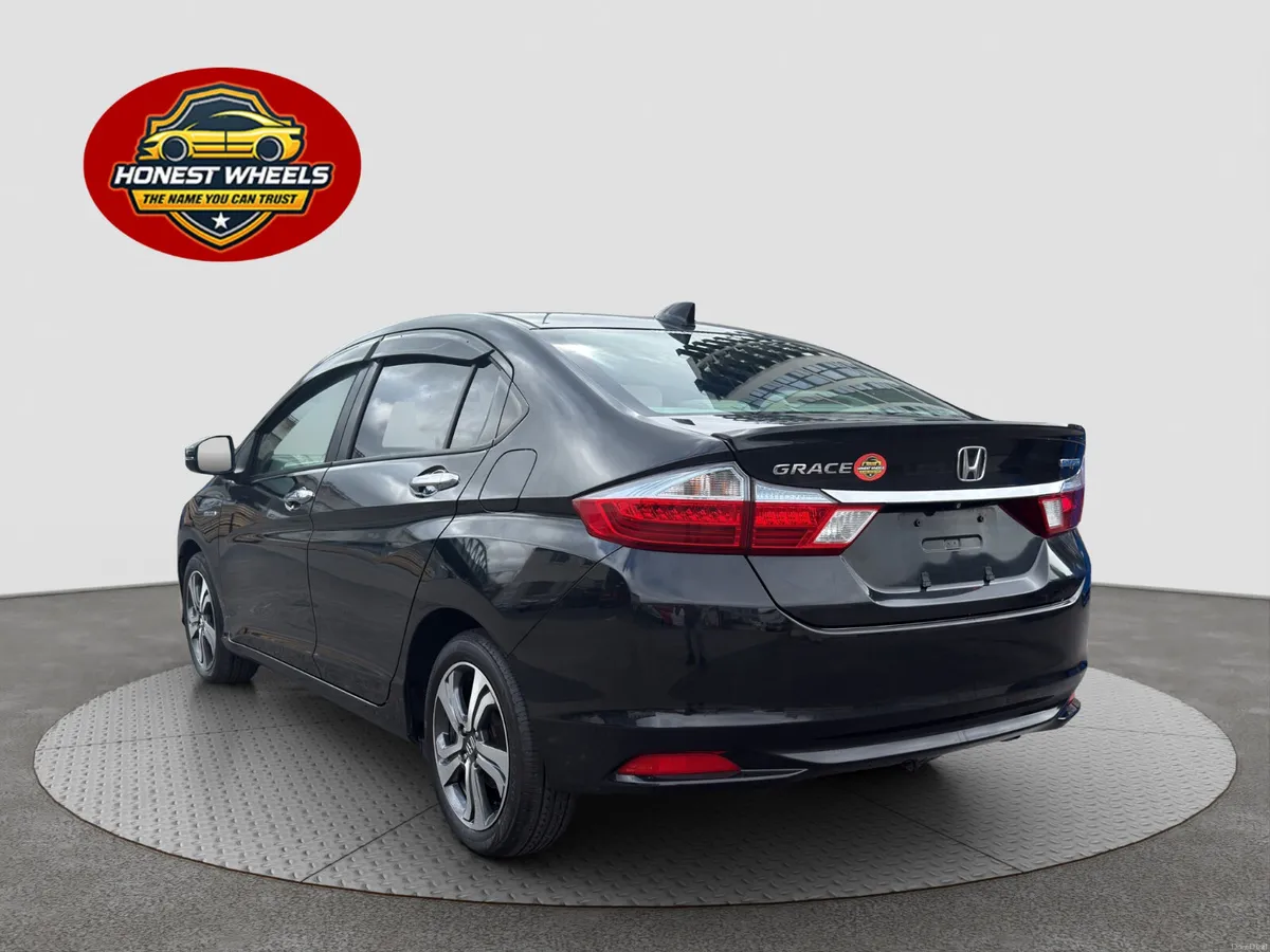 2015 Honda Grace 1.5 Petrol Hybrid Automatic - Image 5