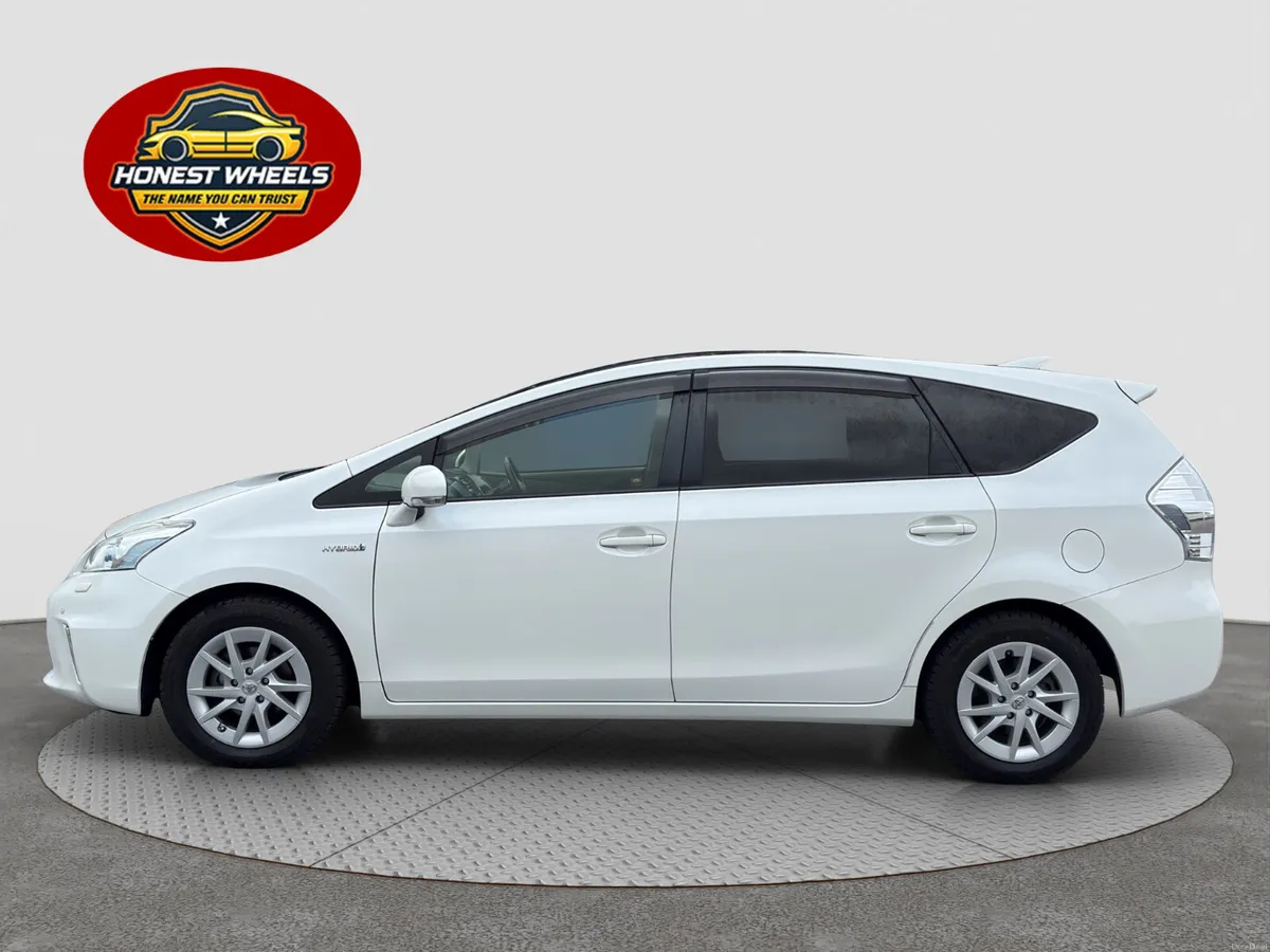 2013 Toyota Prius 1.8 Hybrid Automatic 7 Seater - Image 4