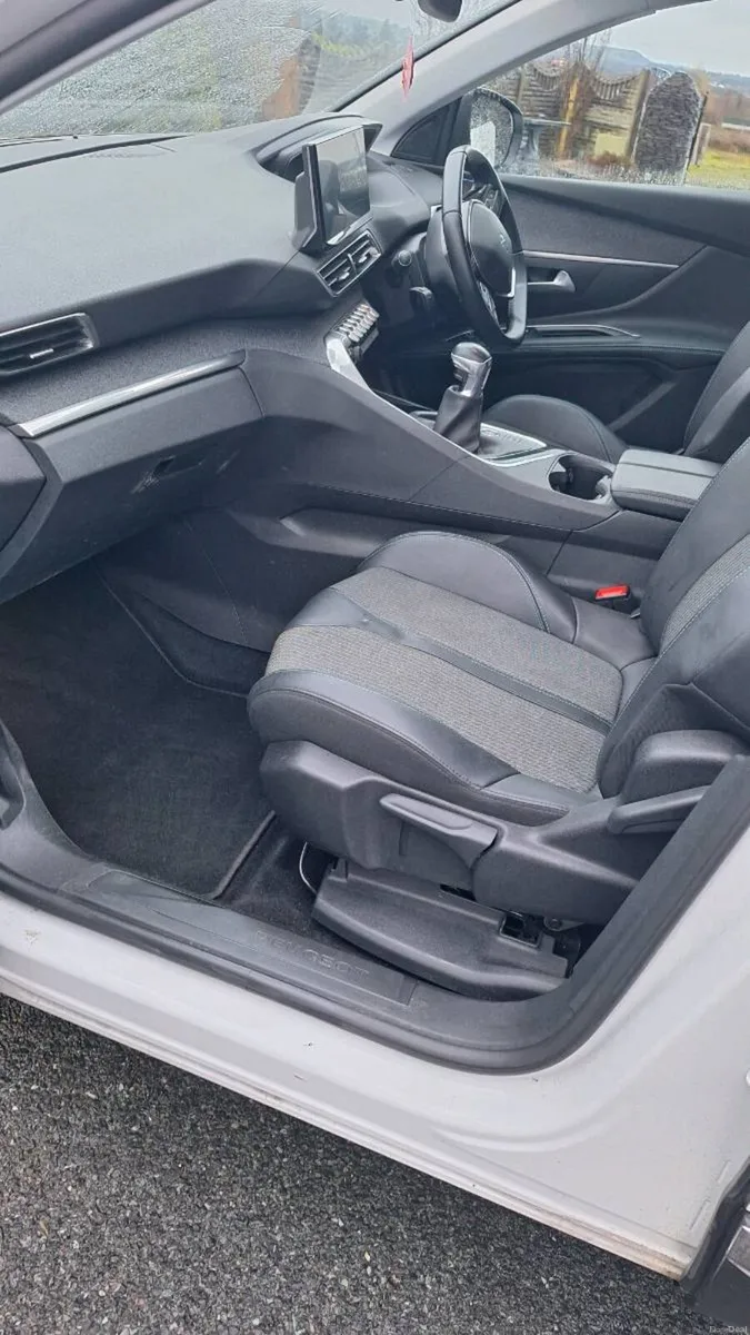 Peugeot 5008 - Image 6