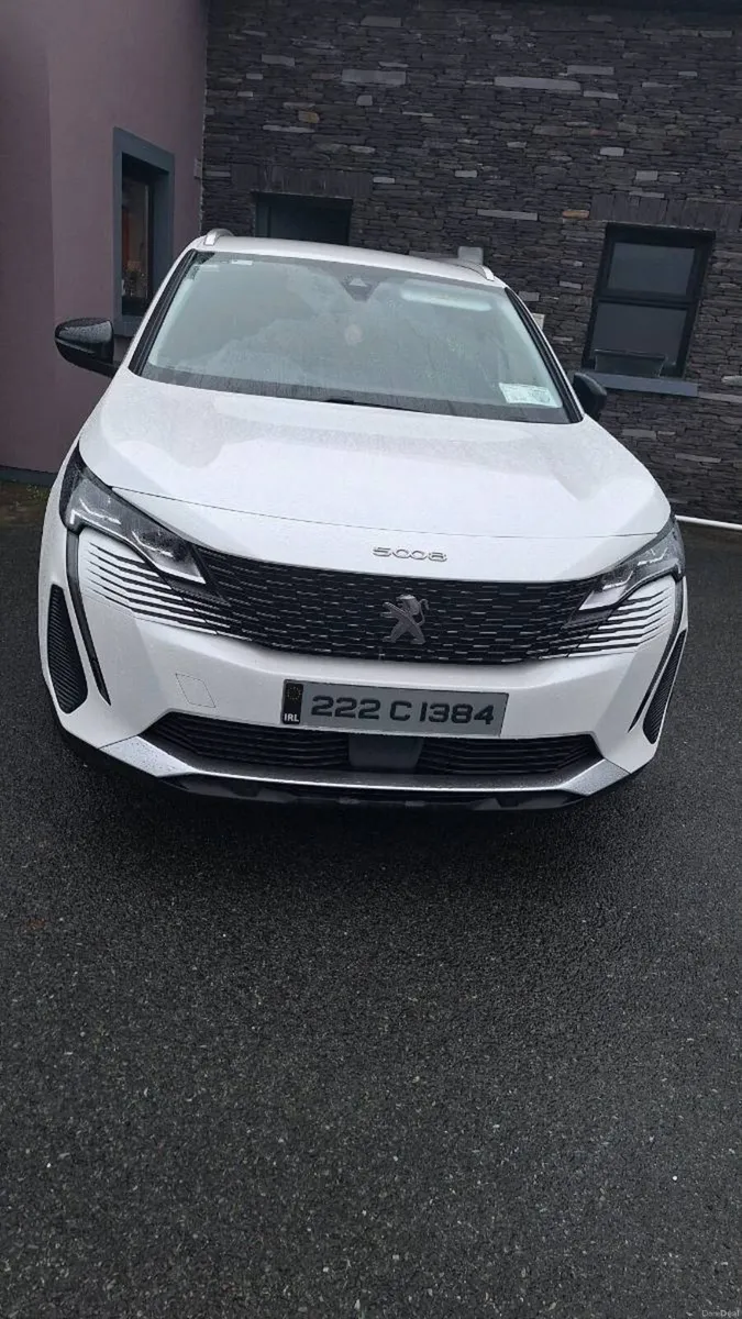 Peugeot 5008 - Image 1