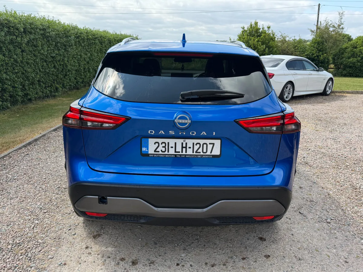 Nissan Qashqai 2023 LOW KM - Image 5