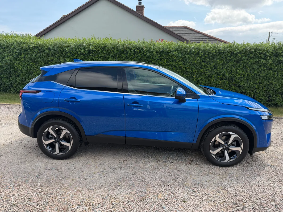 Nissan Qashqai 2023 LOW KM - Image 3