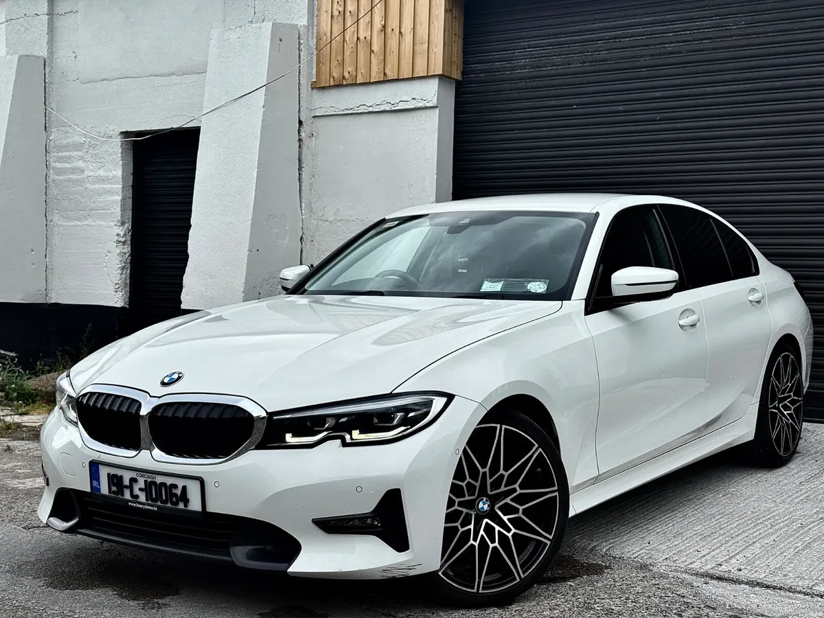BMW 3-Series 2019 - Image 4