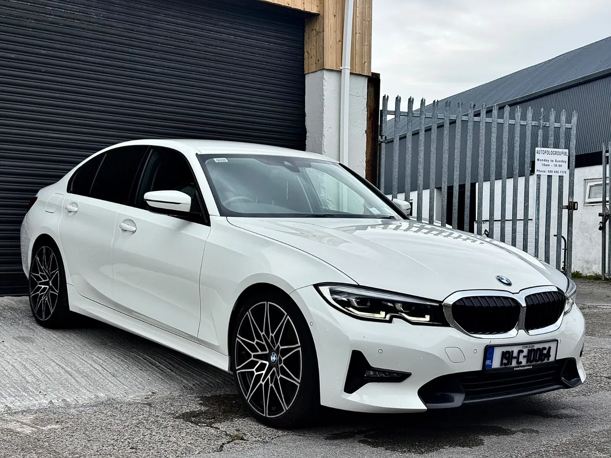 BMW 3-Series 2019 - Image 2